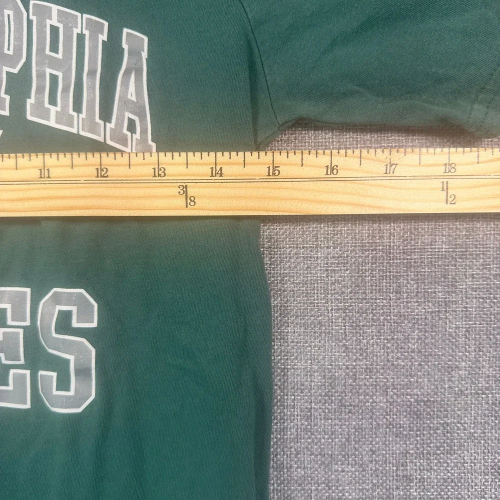 NFL Philadelphia Eagles Kids T-Shirt Green Short Sleeve Size M 10/12 Graphic Tee - Picture 8 of 10